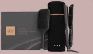 The new GHD Sculpt gift set: the styler, a paddle brush and a soft heat resistant bag